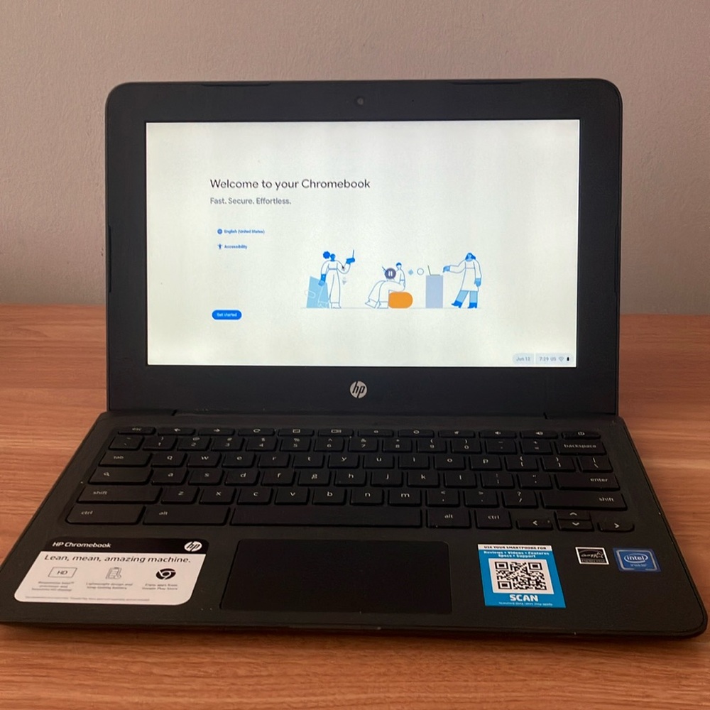 HP Black Laptop Modern Design with Crisp Display